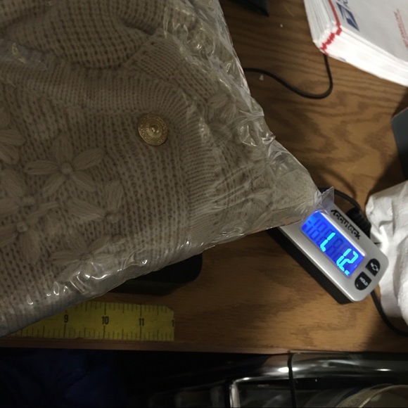 Vtg Classic Elements Petite Chunky Grandma Sweater Tan Emb gold metal button… - Picture 11 of 12